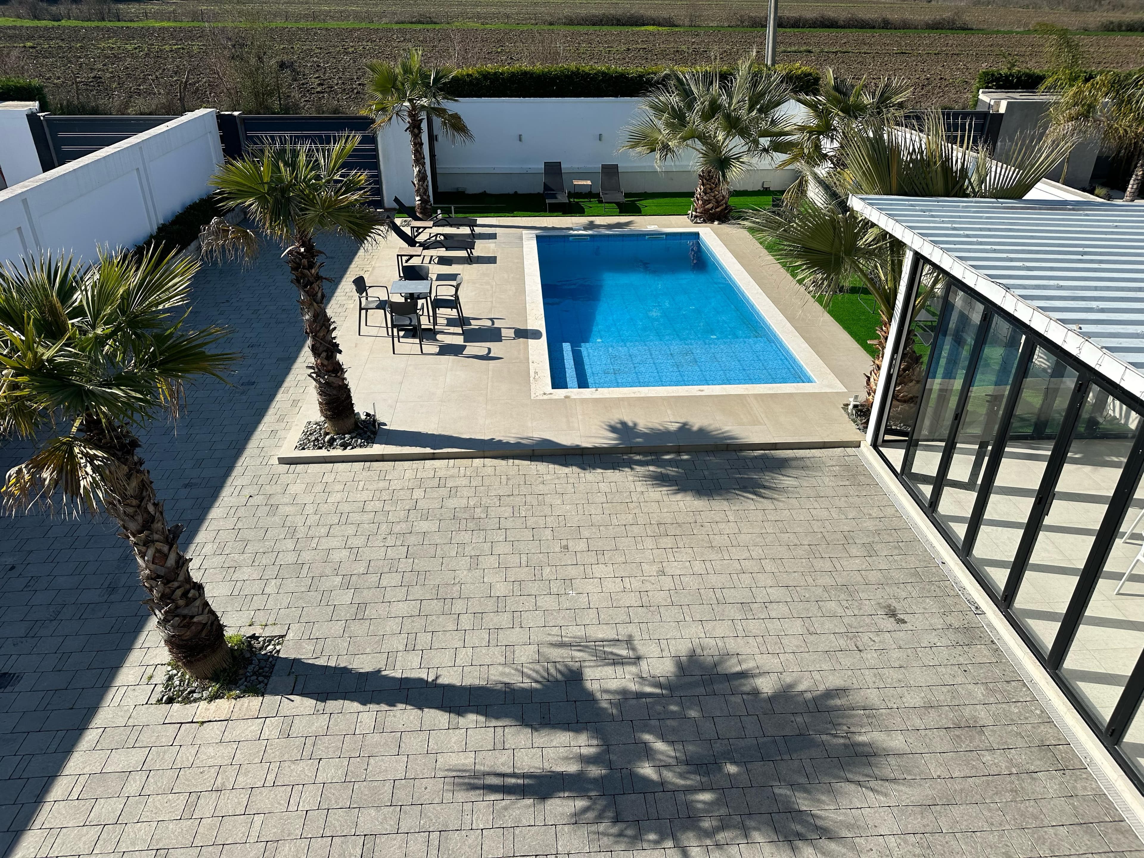 Isea Wood Villa — Rrushkull, Durrës (foto 2)