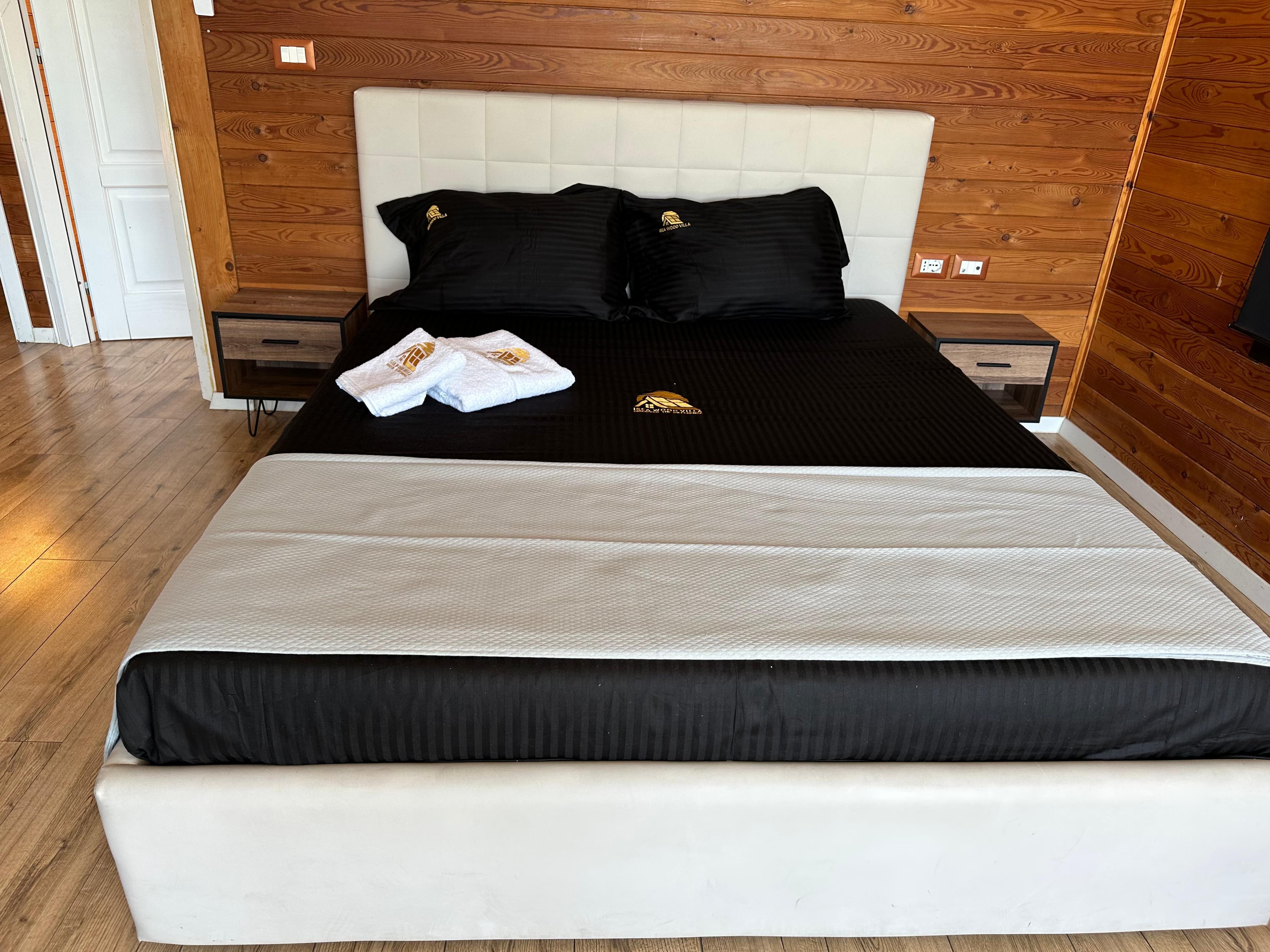 Isea Wood Villa — Rrushkull, Durrës (foto 6)