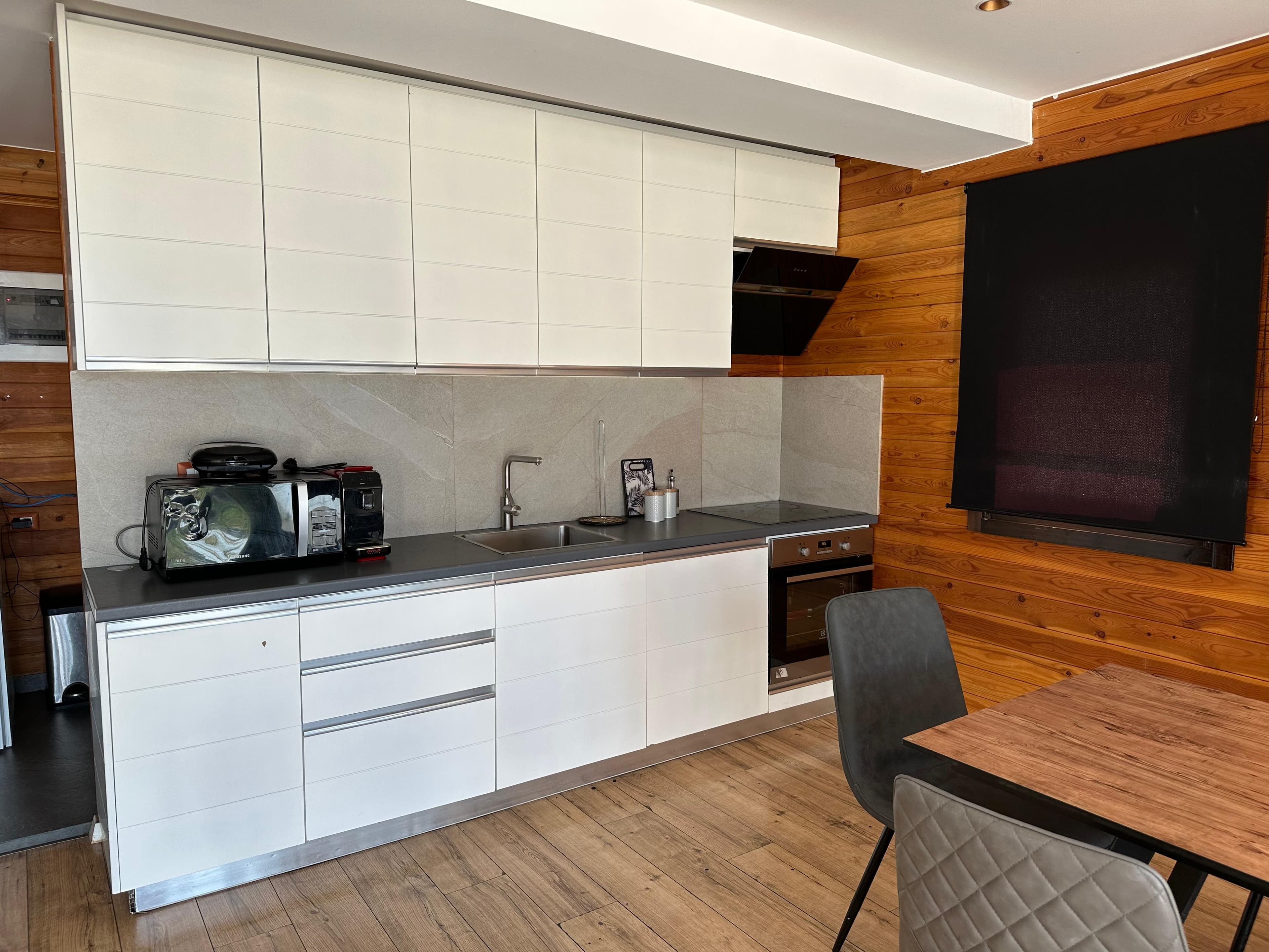 Isea Wood Villa — Rrushkull, Durrës (foto 8)