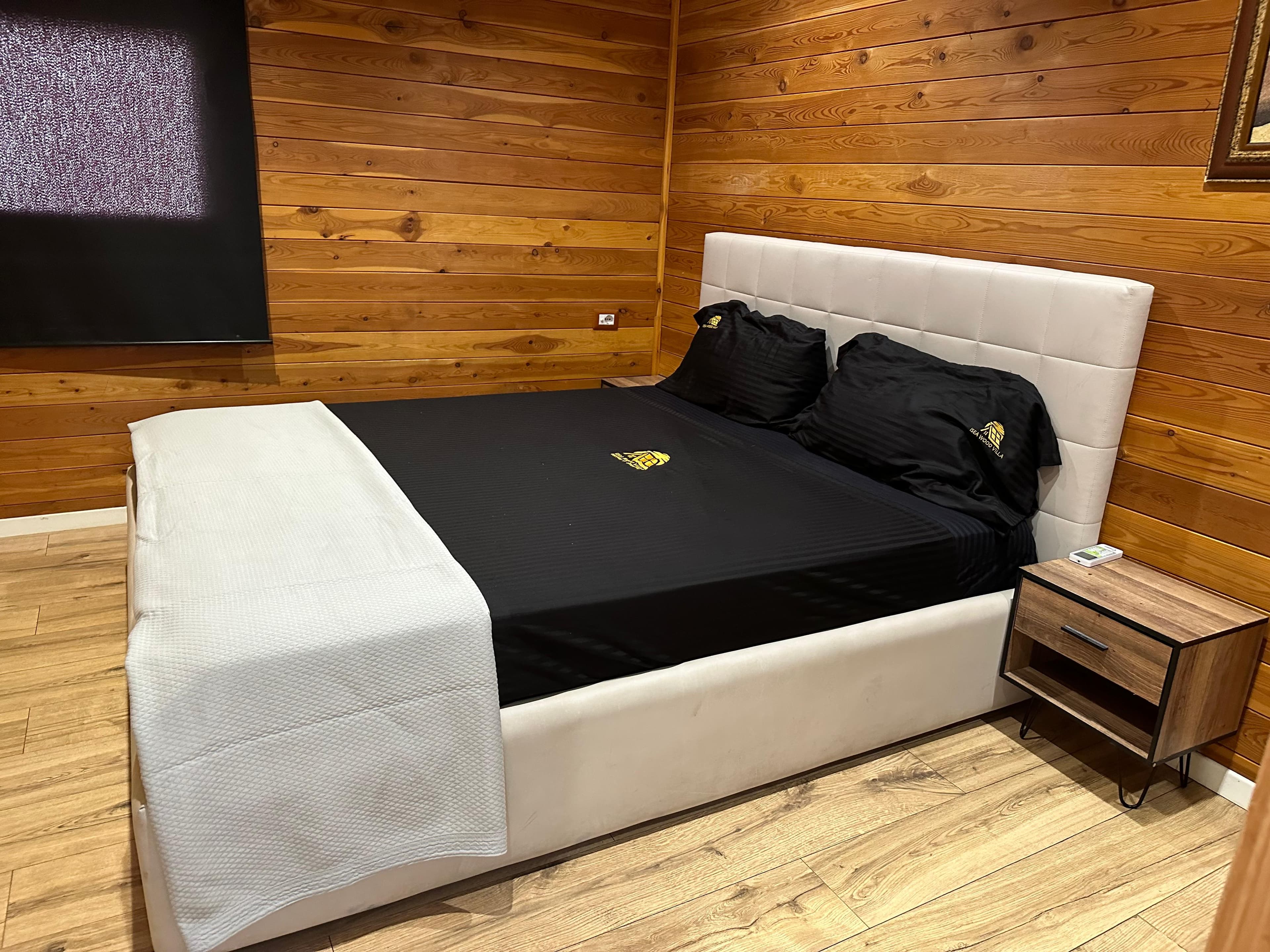 Isea Wood Villa — Rrushkull, Durrës (foto 9)